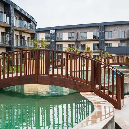 Lara Breeze Kundu Kanyon