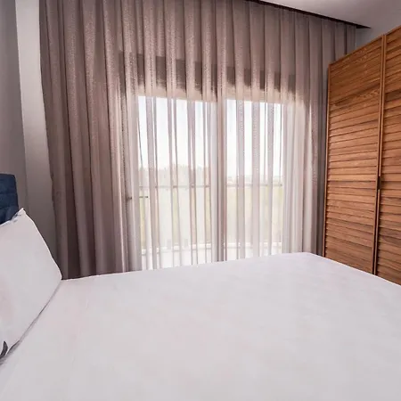 Lara Breeze Kundu Kanyon Apartment *