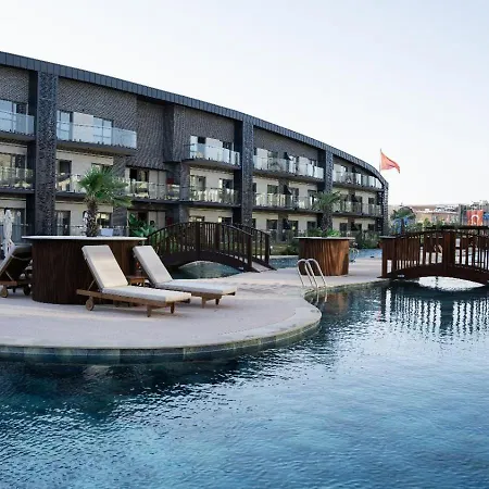 Lara Breeze Kundu Kanyon