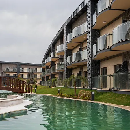 Lara Breeze Kundu Kanyon Apartment