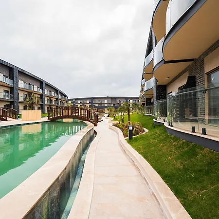 Lara Breeze Kundu Kanyon Apartment