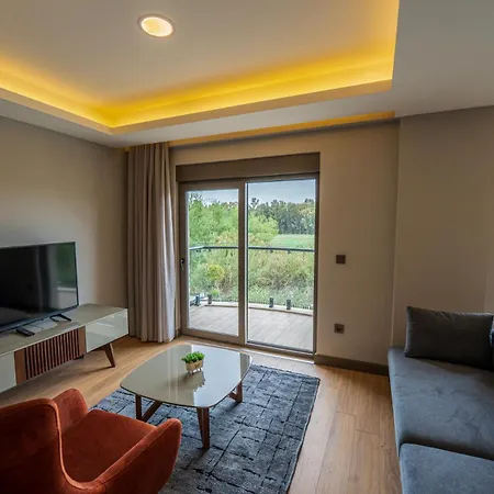 Lara Breeze Kundu Kanyon Apartment