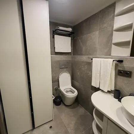 Lara Breeze Kundu Kanyon Apartment *