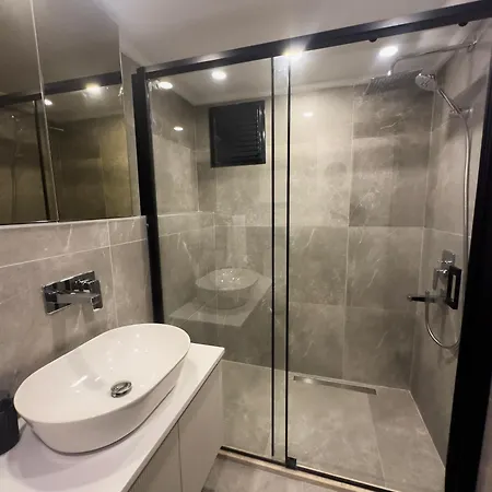Lara Breeze Kundu Kanyon Apartment