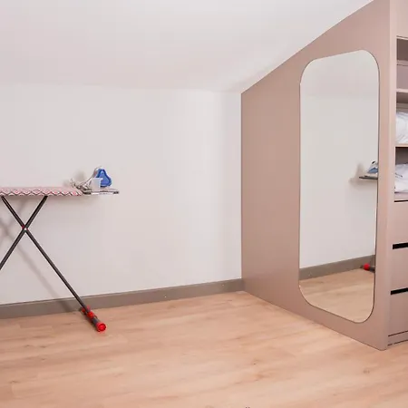 Lara Breeze Kundu Kanyon Apartment